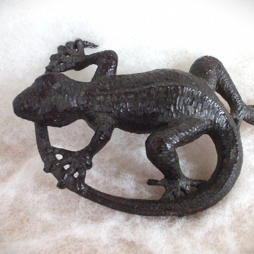 ♪ヤモリの木彫り置物♪黒檀です♪ 彫刻 zizimomo 通販 18514412