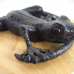 ♪ヤモリの木彫り置物♪黒檀です♪ 彫刻 zizimomo 通販 18514412
