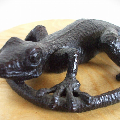 ♪ヤモリの木彫り置物♪黒檀です♪ 彫刻 zizimomo 通販 18514412