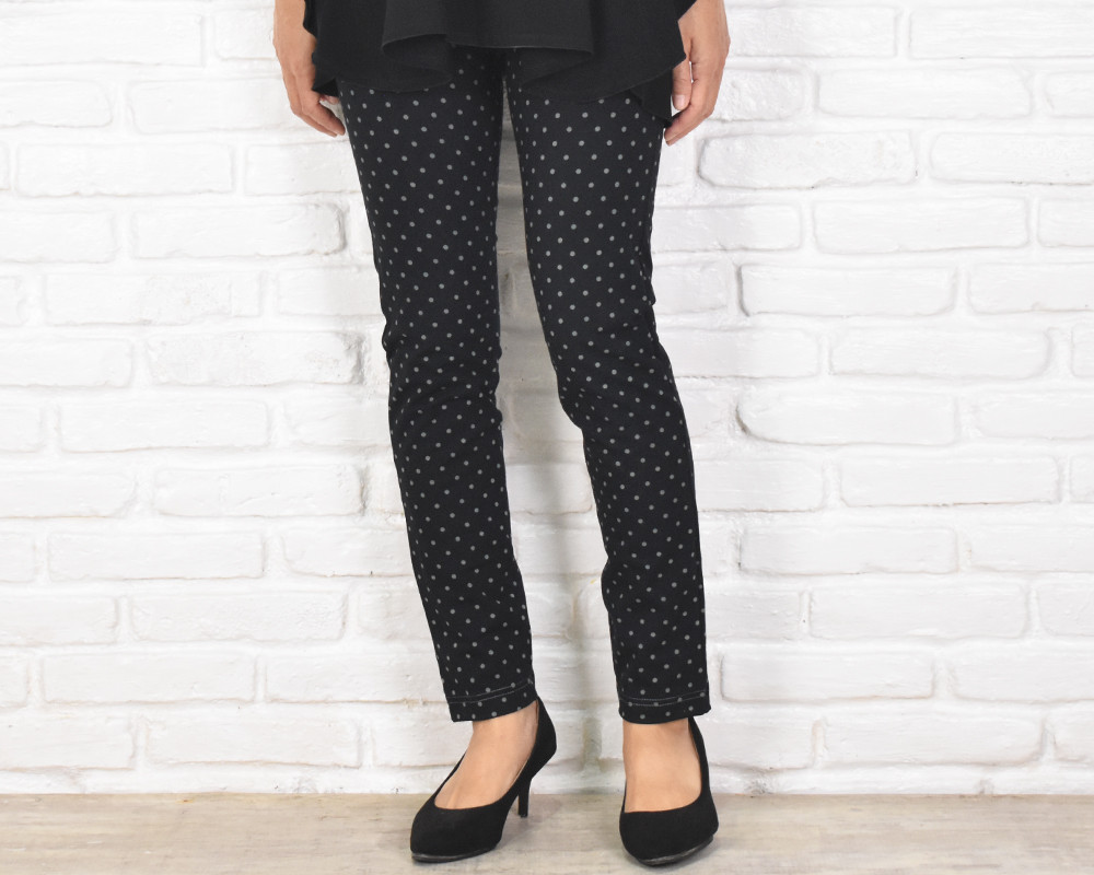 極上の穿き心地！水玉柄手染めプリントスキニーストレートストレッチロングパンツ　ドット柄　ブラック