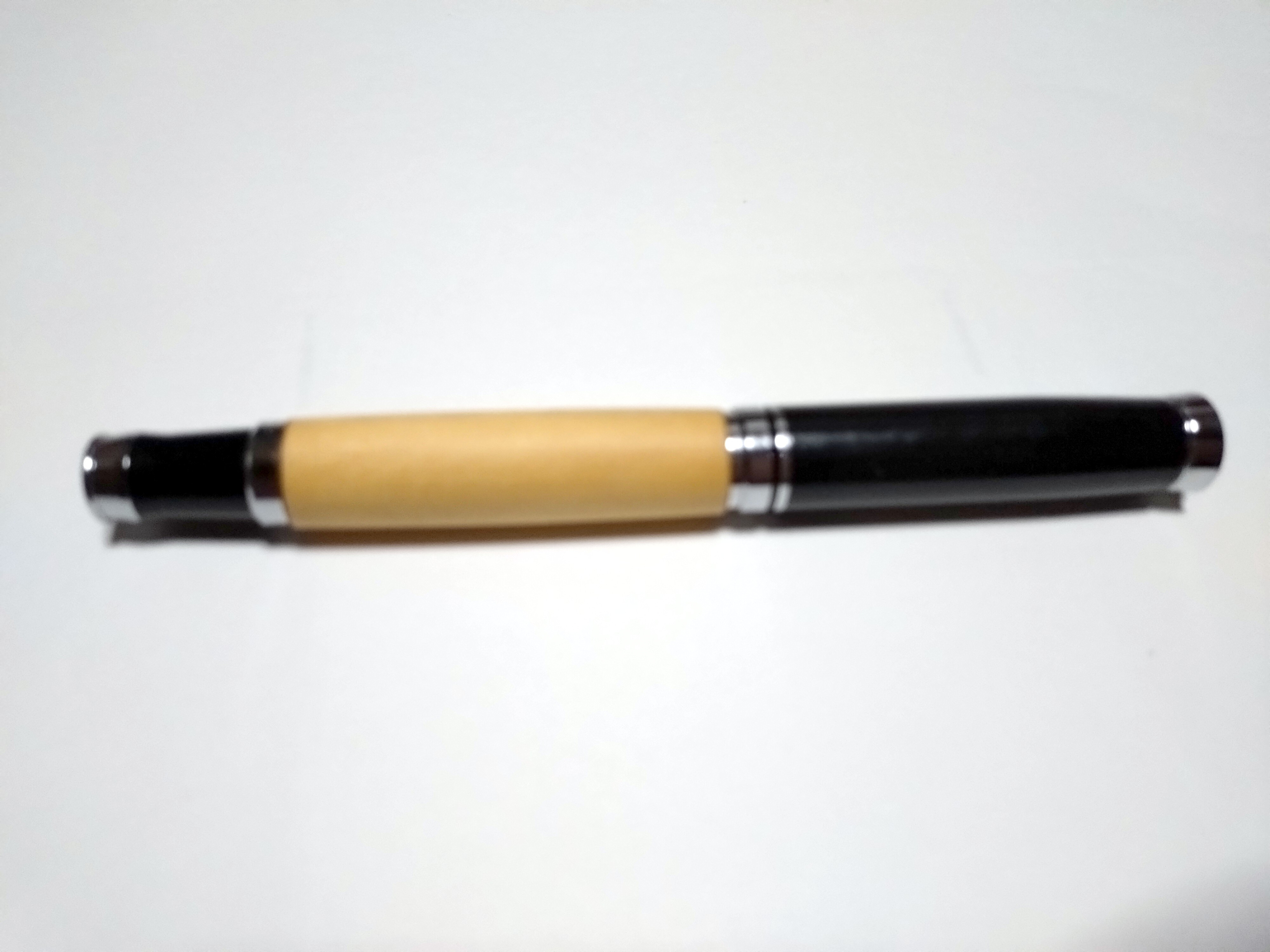 ヒューオンパイン オーストラリア産　　日本人が知らない希少木 ジェットストリーム