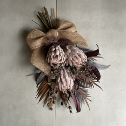 カッティングボードリースアレンジレッド プリザーブドフラワー