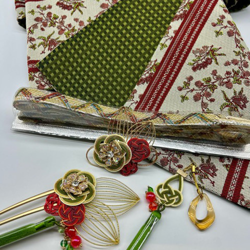 2506半幅帯＆豪華帯留め・帯飾り・髪飾り 絹帯締め 『ふりふ』 和装  