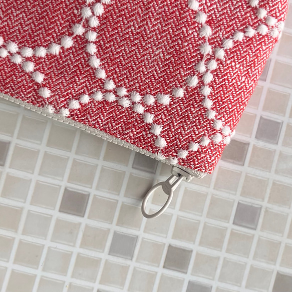 タンバリン ミニ コスメ ポーチ　レッド　ミナペルホネン の刺繍生地 tambourine 4枚目の画像