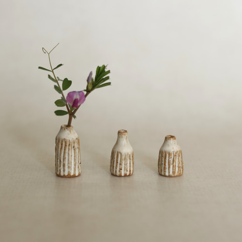 お部屋のアクセントに♪ ミニサイズの一輪挿し c42 一輪挿し・花瓶