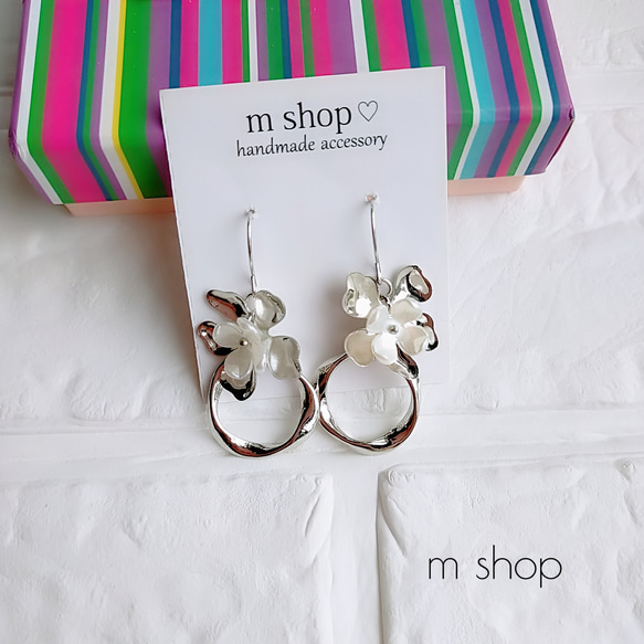 シルバーフラワー ハンドメイドピアス ピアス（フック・チェーン） m