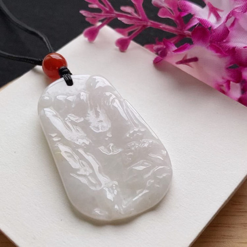 本翡翠彫刻山水風景ペンダントトップ