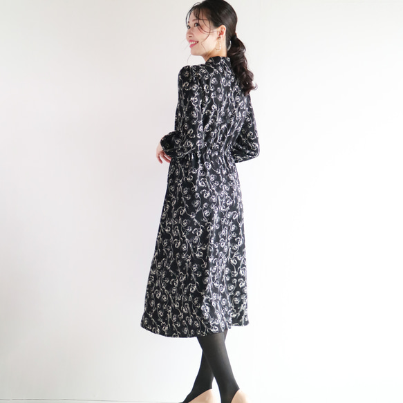 New華奢見え【ボタニカル柄】クラシカルブラックパフスリーブスタンドカラーワンピース♥ 5枚目の画像