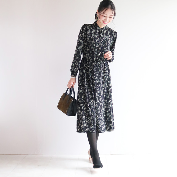 New華奢見え【ボタニカル柄】クラシカルブラックパフスリーブスタンドカラーワンピース♥ 2枚目の画像