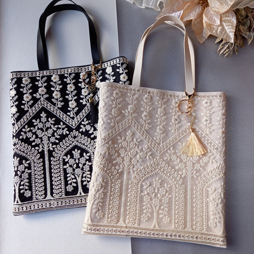 受注制作】刺繍リボンと合成皮革のぺたんこバッグ きれいめ サブバッグ 