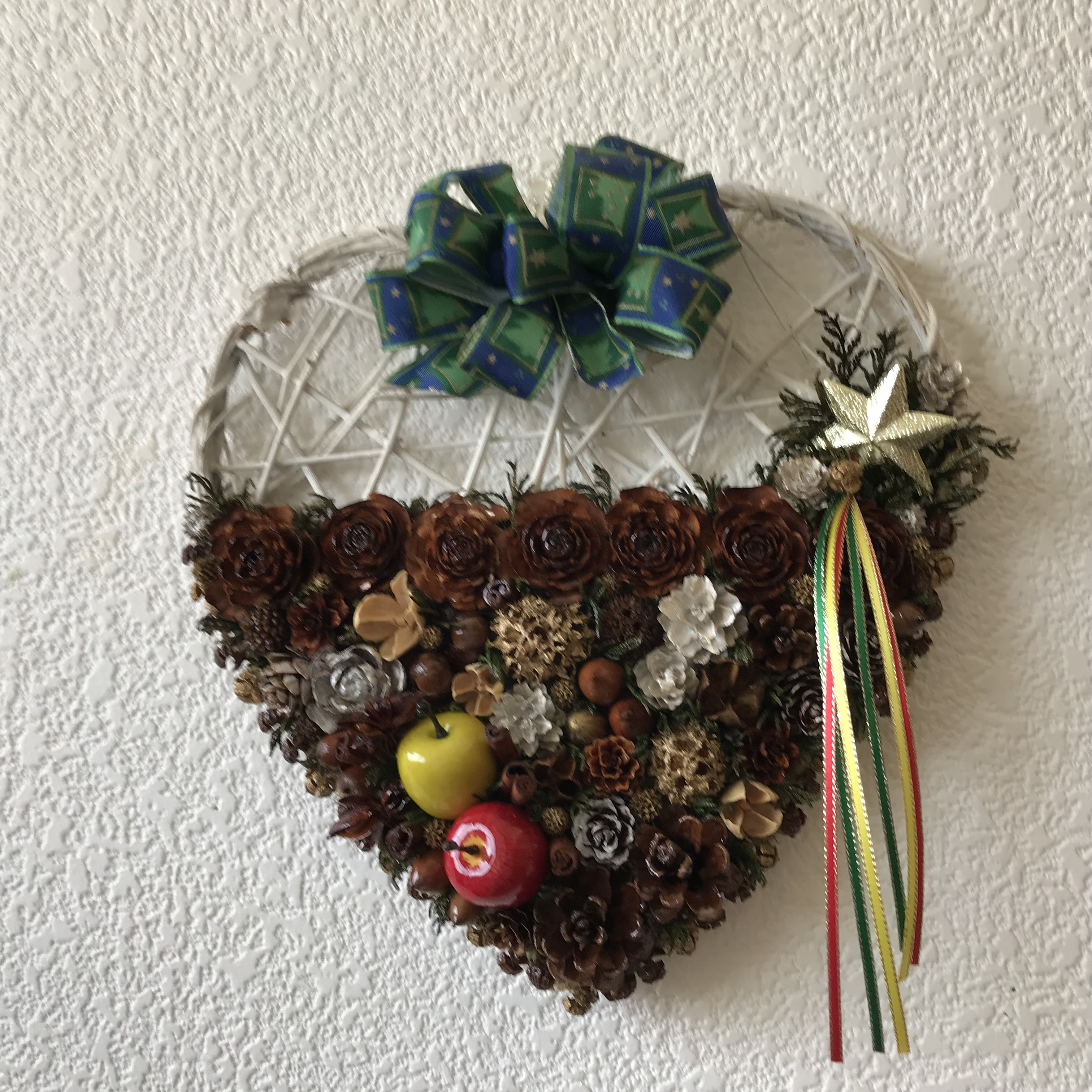 《X'mas》北欧の森の木の実と林檎のお洒落なハートリース（再販：1点限定）