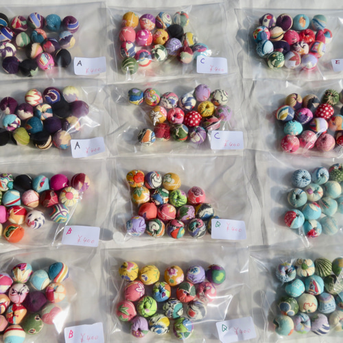 和玉☆ちりめん玉 木綿縮緬 手作りネックレス／髪飾り 16玉入り 格安 C