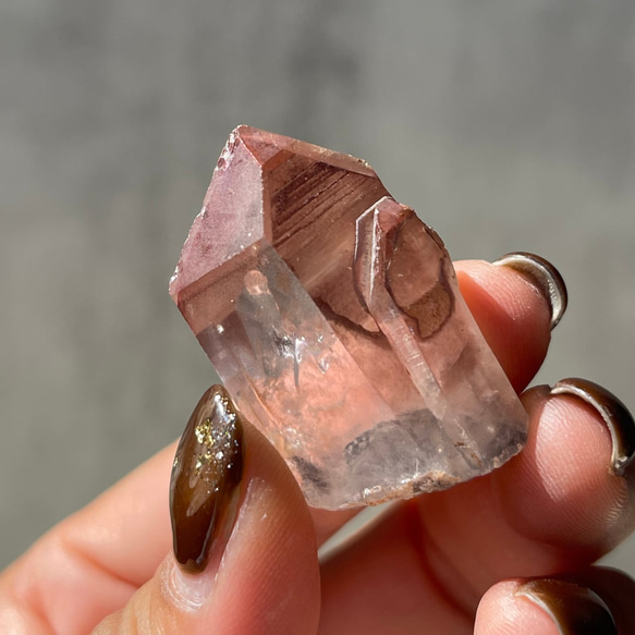 ザンビア産【レッドファントムクォーツ】④ 幻影水晶｜山入水晶 鉱物  