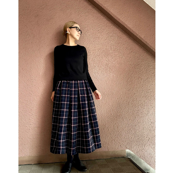 RATA ❤️超長長度❣️長度可以選擇❤️圓滑美腰❣️成人喇叭裙❤️溫暖的羊毛格紋❤️ 第4張的照片