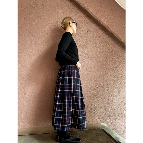 RATA ❤️超長長度❣️長度可以選擇❤️圓滑美腰❣️成人喇叭裙❤️溫暖的羊毛格紋❤️ 第6張的照片