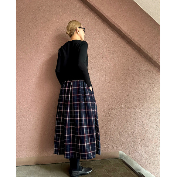 RATA ❤️超長長度❣️長度可以選擇❤️圓滑美腰❣️成人喇叭裙❤️溫暖的羊毛格紋❤️ 第7張的照片