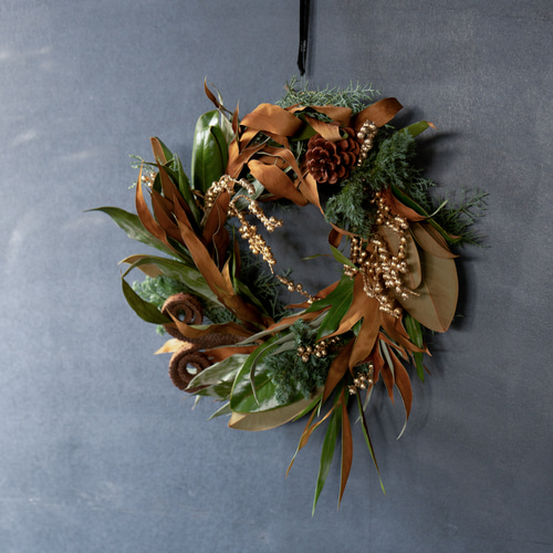 グレビレアゴールドとシープヘッドのクリスマスリース 2024ver