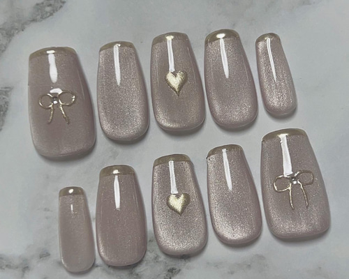 ミラーフレンチ×マグネット♡ネイルチップ カラーが選べるマグネットミラーフレンチネイルチップの通販 by