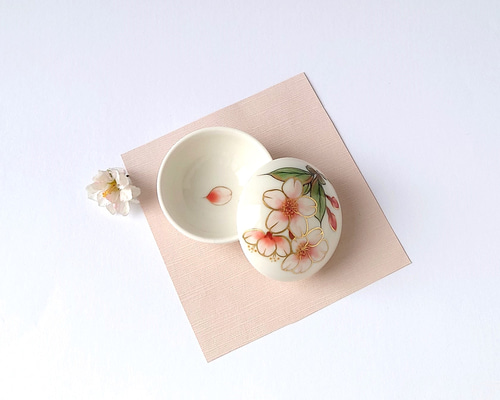 小さな可愛いボンボニエール。枝桜 ボンボニエール 磁器 その他