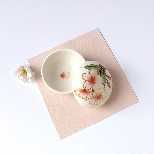 小さな可愛いボンボニエール。枝桜 ボンボニエール 磁器 その他