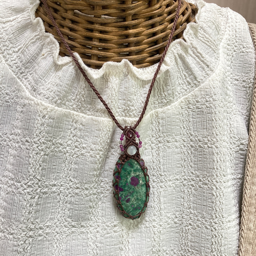 ルビーインフックサイト マクラメ編みネックレス・マクラメネックレス