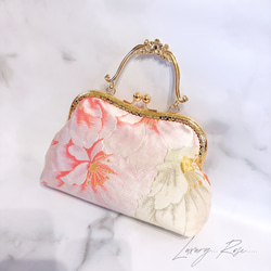1点物！気品漂うモダン桜♡濃密濃淡刺繍大輪♡袋帯に眩い輝きの高級西陣帯地を使ったロココがま口　パーティーバッグ帯バッグ 3枚目の画像