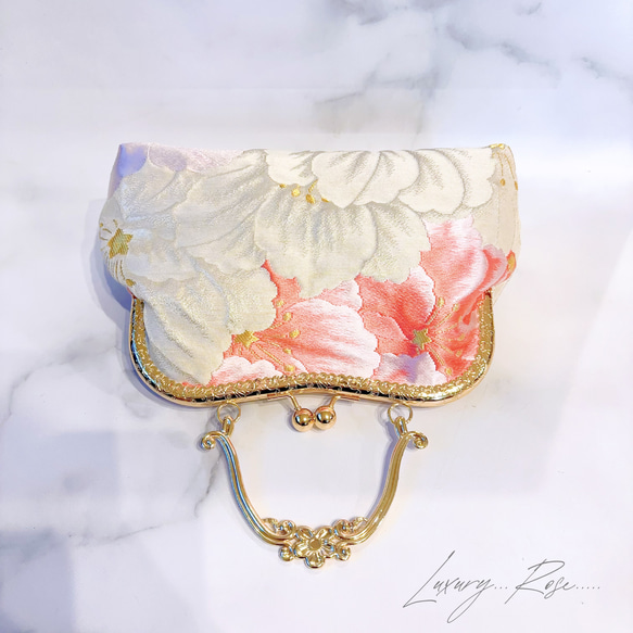 1点物！気品漂うモダン桜♡濃密濃淡刺繍大輪♡袋帯に眩い輝きの高級西陣帯地を使ったロココがま口　パーティーバッグ帯バッグ 10枚目の画像