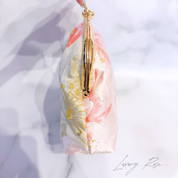 1点物！気品漂うモダン桜♡濃密濃淡刺繍大輪♡袋帯に眩い輝きの高級西陣帯地を使ったロココがま口　パーティーバッグ帯バッグ 5枚目の画像