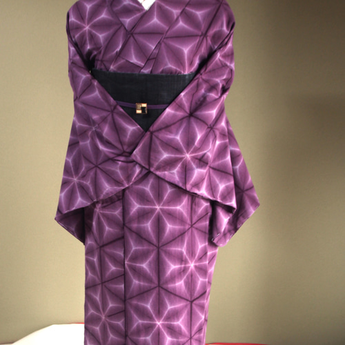 ◇現代 雪花絞り浴衣◇【赤紫 葡萄色】ノスタルジーな雰囲気のなかに