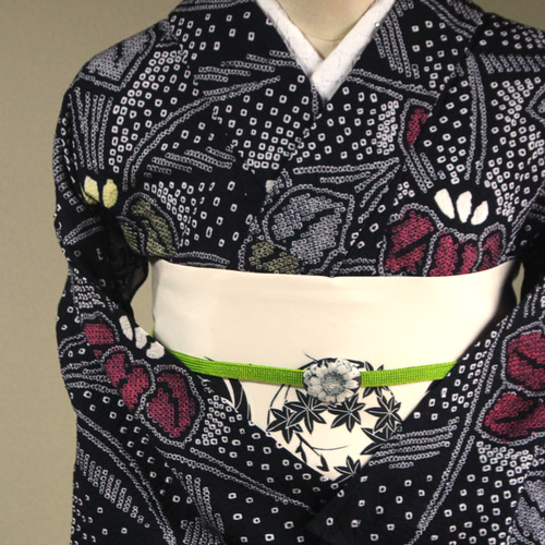 ◇現代 有松鳴海絞 浴衣◇【黒 紫赤黄】川流れに菖蒲が大胆に ◇現代 有松鳴海絞 浴衣◇【黒 紫赤黄】川流れに菖蒲が大胆に