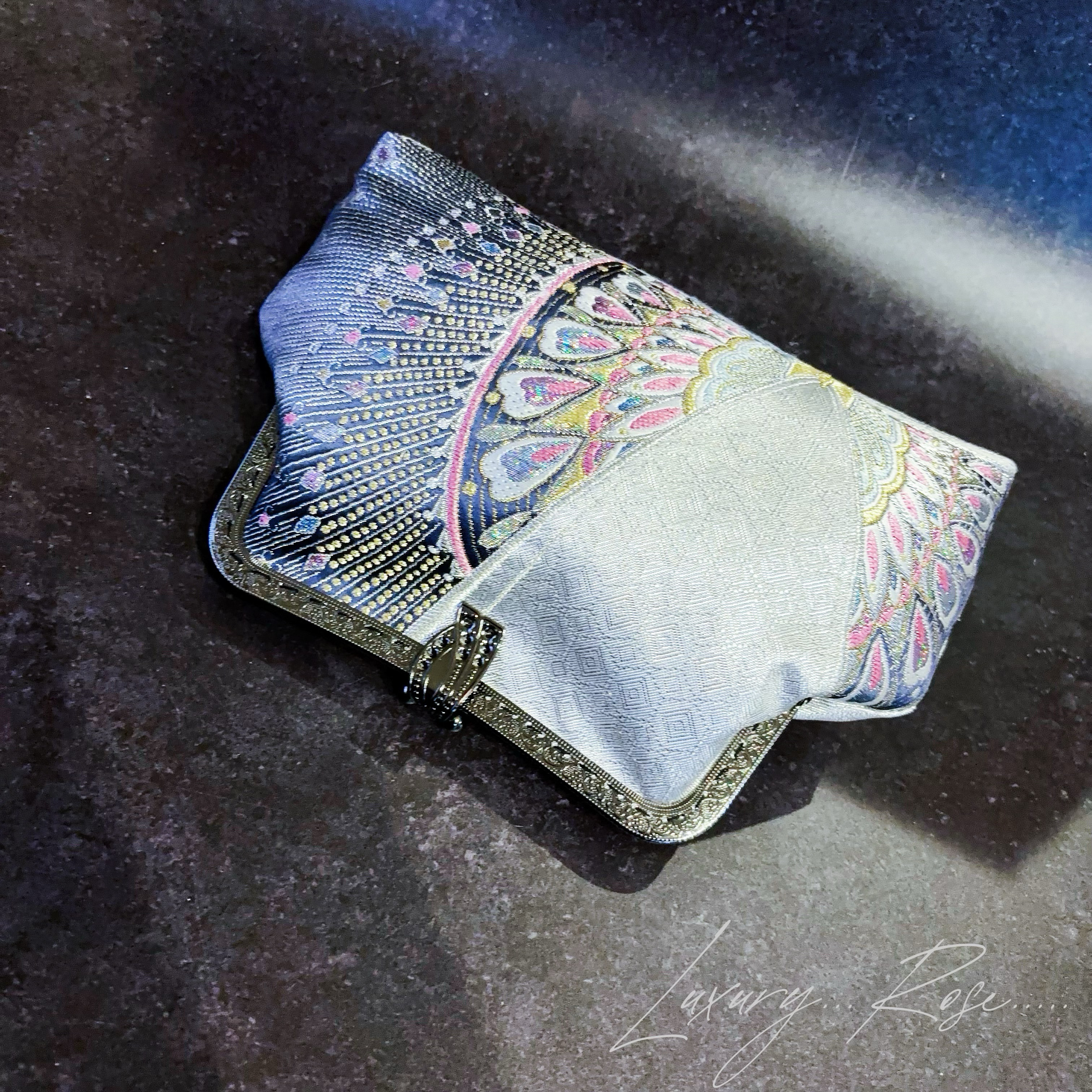 豪華煌めき帯地で♡万華鏡の様なプリズムモダンな大迫力な蝶バッグ帯地バッグ　パーティーバッグ