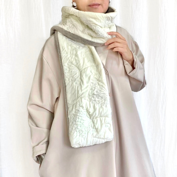 \\木の実柄ニット✖️上質メルトンフリース//暖かマフラー(オフホワイト) 5枚目の画像