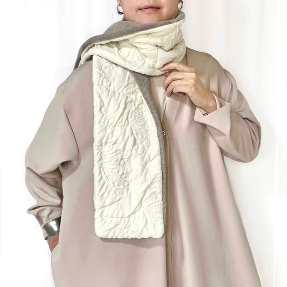 \\木の実柄ニット✖️上質メルトンフリース//暖かマフラー(オフホワイト) 1枚目の画像