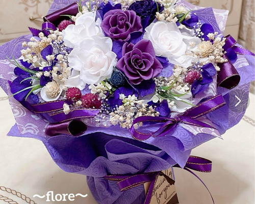プリザーブドフラワーアレンジメント 紫と白のバラ 3a79f5d078c1eec01c8faf779b43e1