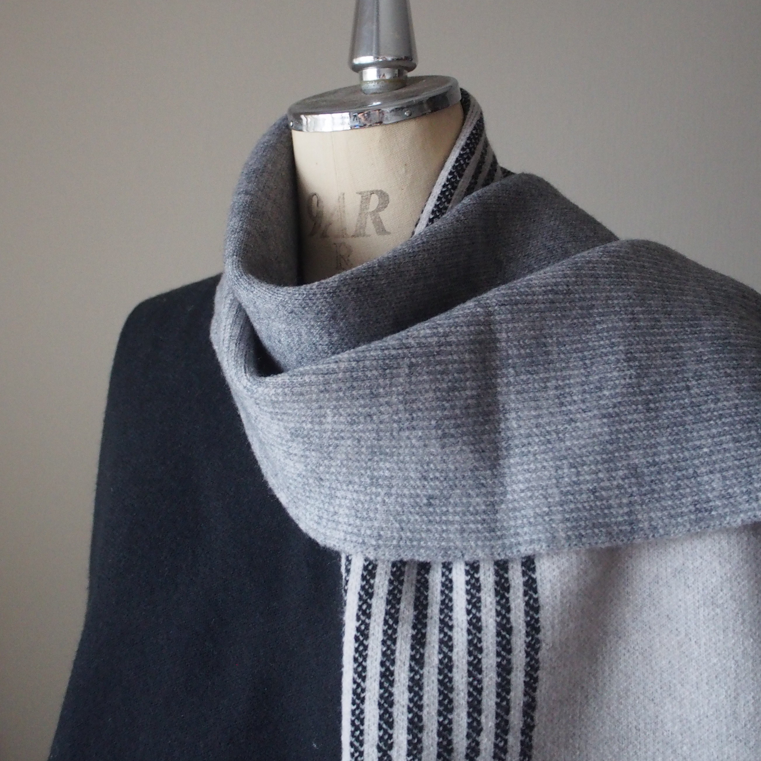 【大人の小粋なマフラー】ジャガード織マフラー・マーゼルGY