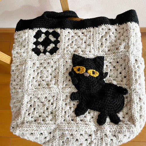 グラニースクエア✖️ネコ毛糸の冬バッグ☆A4もすっぽり トートバッグ