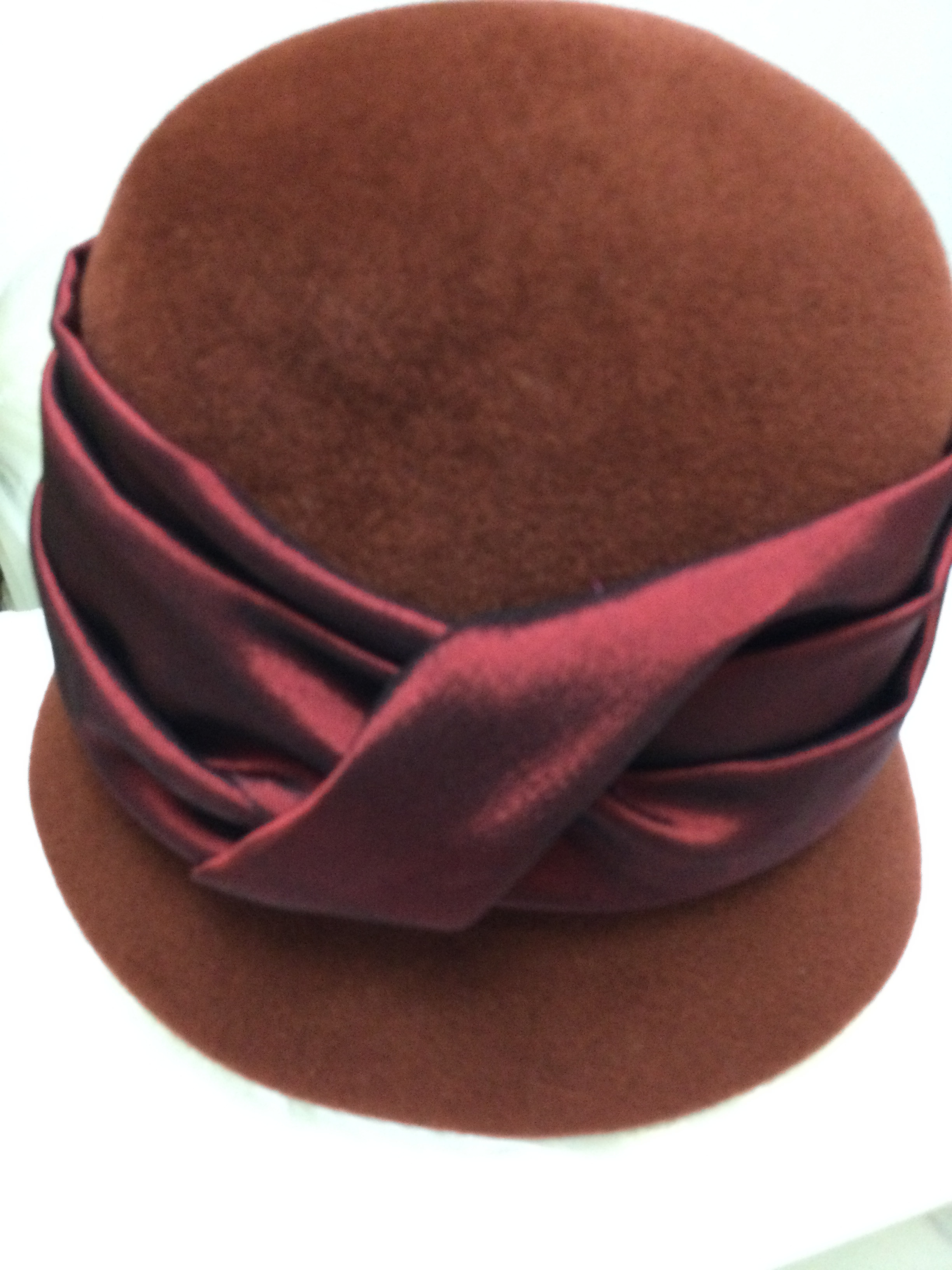 チェコ製ベロアフェルトクロッシェ暗赤色