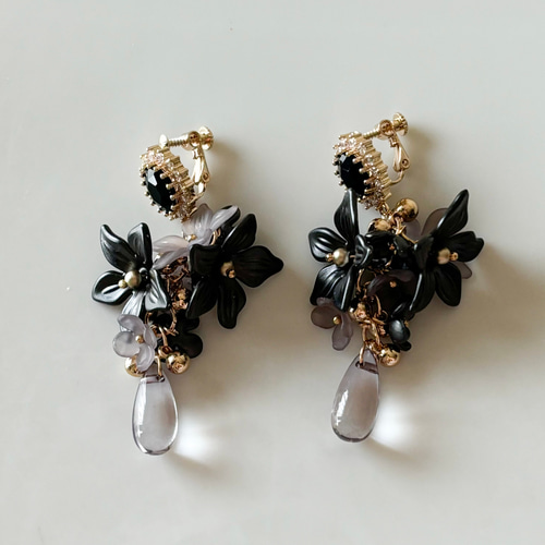 再販》黒百合の花 イヤリング イヤリング・ノンホールピアス mickstyle
