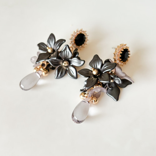 再販》黒百合の花 イヤリング イヤリング・ノンホールピアス mickstyle