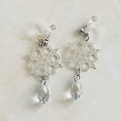 雪の結晶とクリスタルのノンホールピアス-北欧の氷原 4枚目の画像