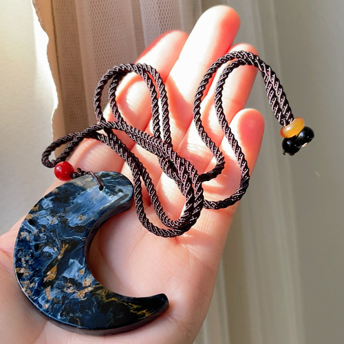 天然無処理 ピーターサイト 勾玉 ペンダント ネックレス・ペンダント  