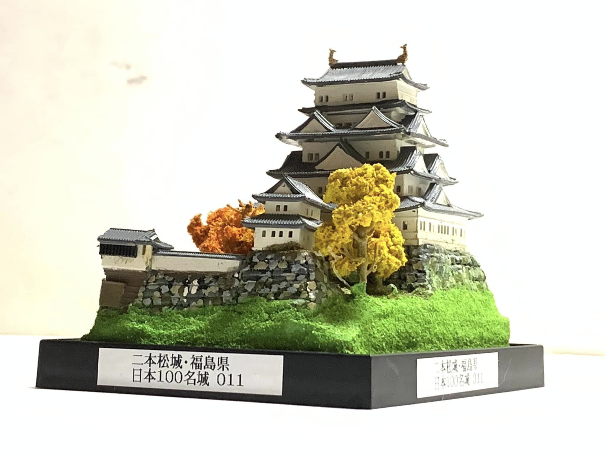 西洋風お城のジオラマ　ケース付き