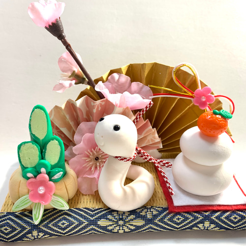 ☆干支 巳 へびちゃんと門松 鏡もち飾り(受注生産) 樹脂粘土 新年飾り