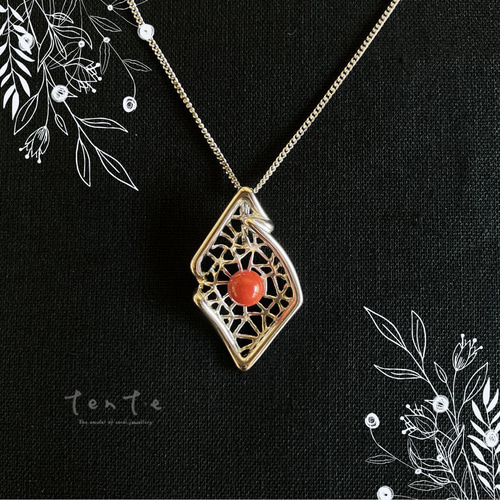 赤珊瑚と銀のペンダント silver925 珊瑚のペンダントトップ コーラル 赤珊瑚と銀のペンダント silver925 珊瑚のペンダントトップ 未使用 赤