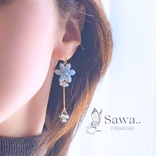 揺れるピアス 痛くないイヤリング 六花 雪の結晶 花 小ぶり