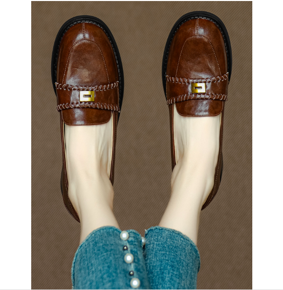 どんなシーンでも大活躍しそう。 オペラパンプス ローファー 通勤 低反発 かかと 卒業式 黒 カジュアル 外反母趾