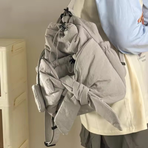 マザーズバッグにもいい！軽量ぽわんリボンバックパックリュック