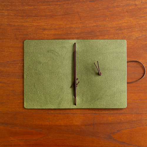 冬季限定】トラベラーズノートパスポートサイズ オリーブグリーン-水仙