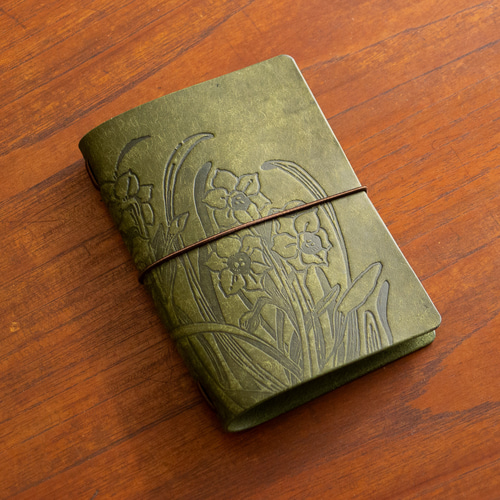 冬季限定】トラベラーズノートパスポートサイズ オリーブグリーン-水仙