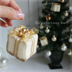 クリスマスオーナメント　プレゼント型 キラキラゴールド プレゼントボックスのオーナメント 華やか